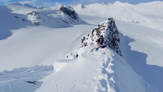 GoPro: Snowboarding Alaskan Spines in Deep Powder | Elena Hight
